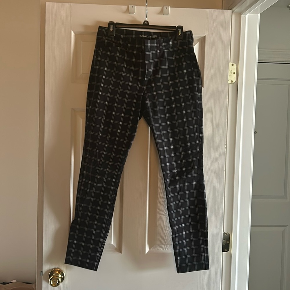 Old Navy Pixie Ankle Skinnies